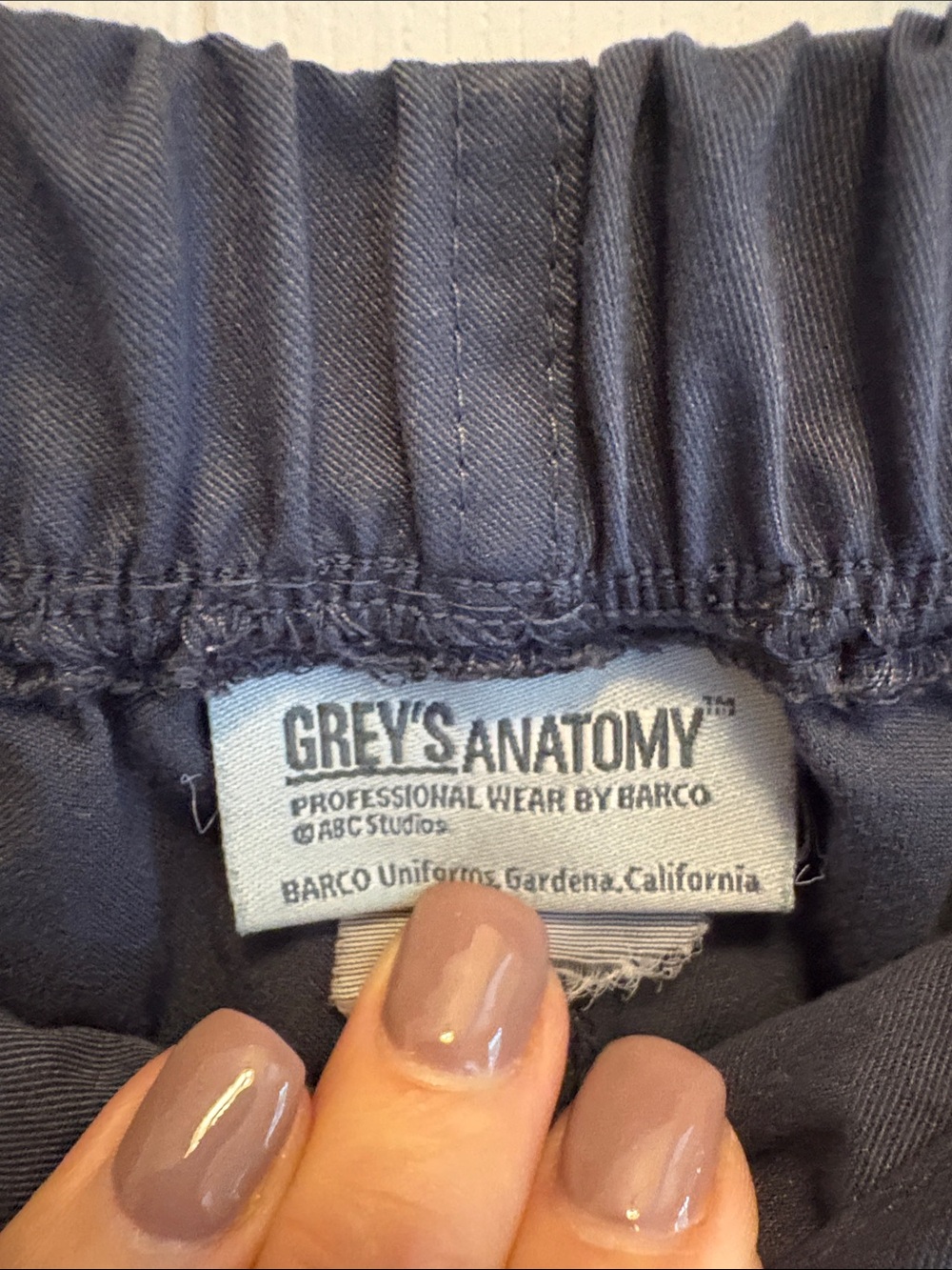 Women’s Grey’s Anatomy Grey Drawstring Scrub Pants - Picture 3 of 9